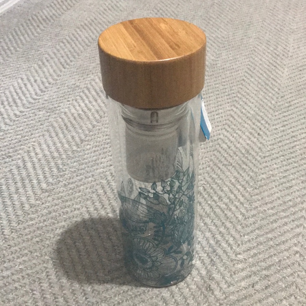 Glass bottle